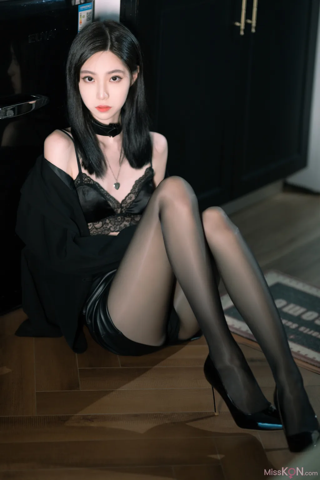 Coser@许岚LAN: 黑丝西装 (40 photos) – Page 4