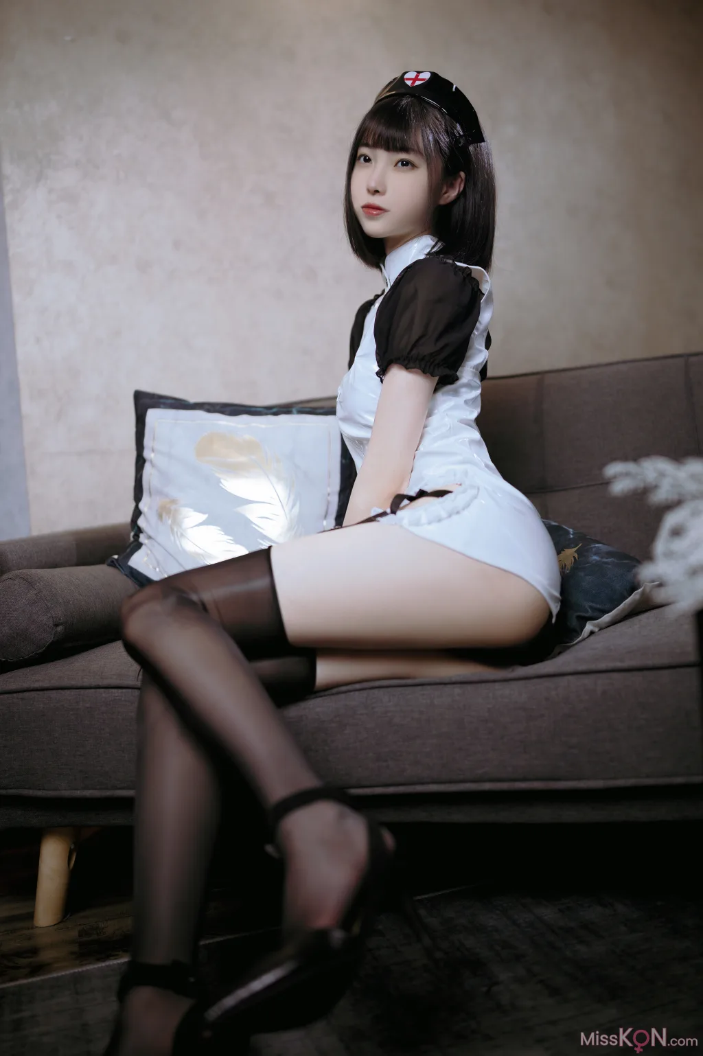 Coser@许岚LAN: 黑丝护士 (40 photos)