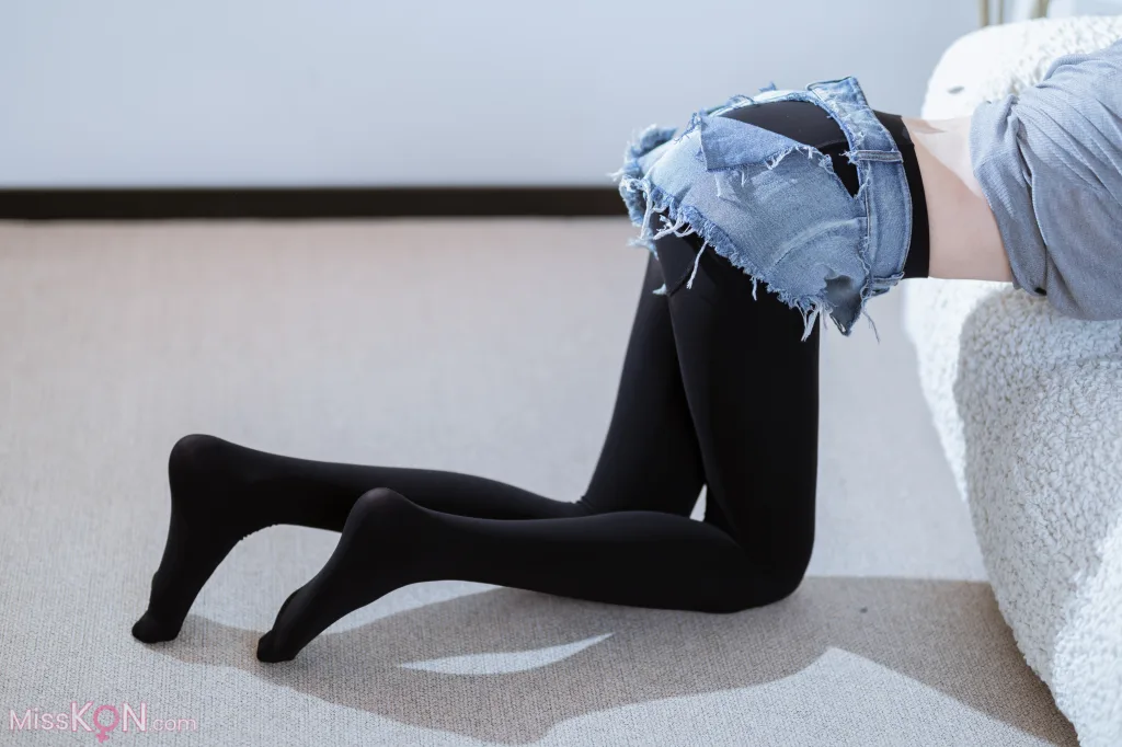 Coser@许岚LAN: 半透毛衣 (40 photos) – Page 2