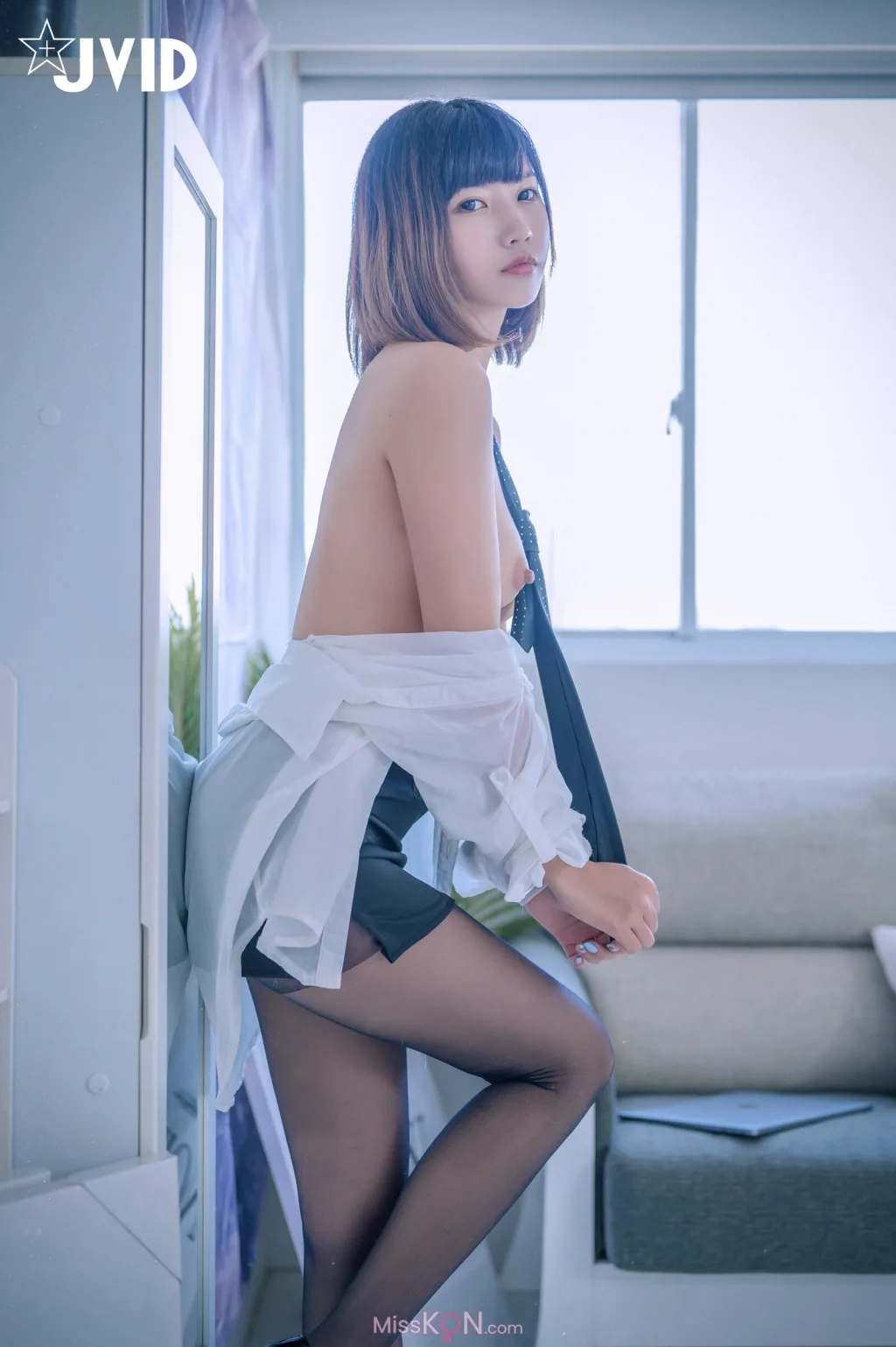 [JVID] 果宝宝: 面試遇到變態公司果寶寶 (150 photos )