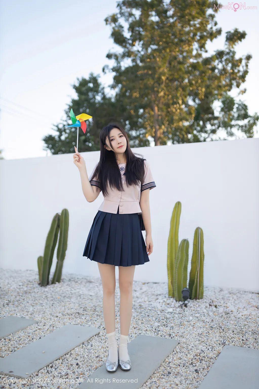 XIUREN No.8236 – 8245 (858 photos)