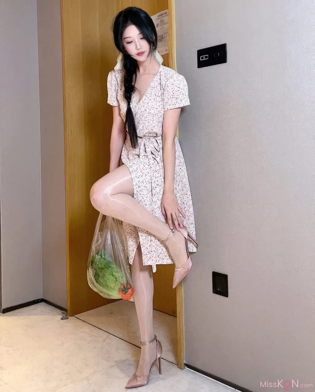 Coser@抖娘-利世: 保姆与老头 (140 photos )