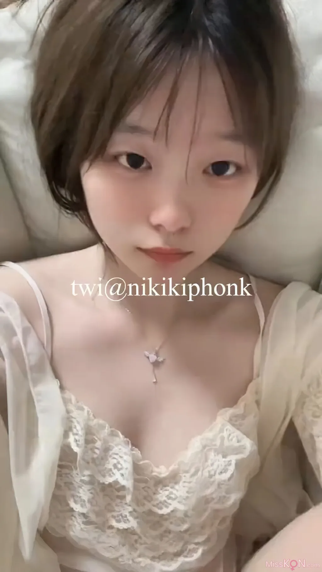 Coser@极软软汁: 清纯颜值萌妹 开档的丝袜专门为你准备 (32 photos )