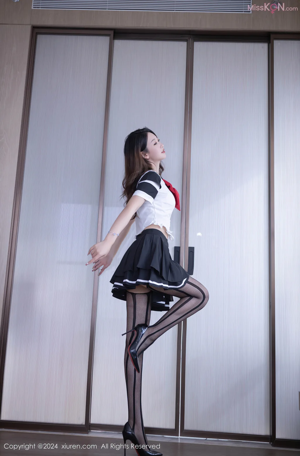 XIUREN No.8286 – 8295 (763 photos)