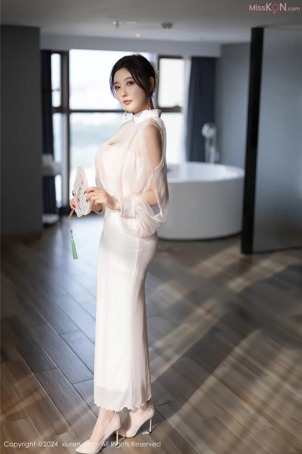 XIUREN No.8286 – 8295 (763 photos)