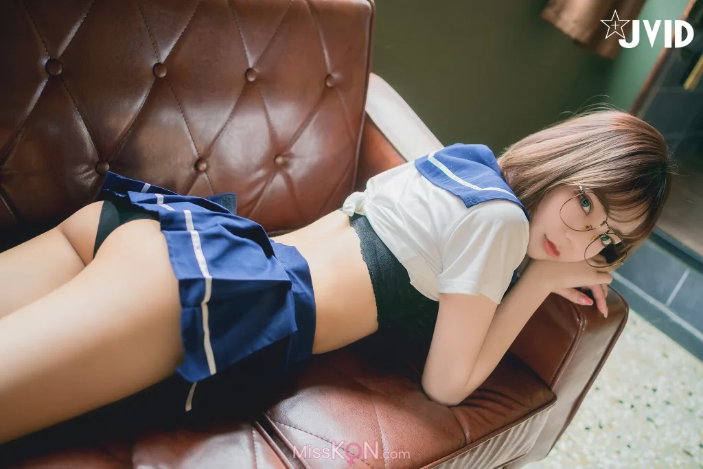 [JVID] 啾啾: 性感高校生啾啾～濕身死庫水！ (128 photos )