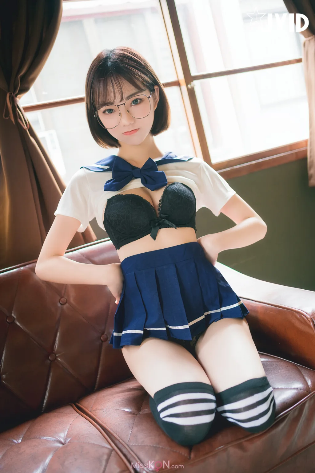 [JVID] 啾啾: 性感高校生啾啾～濕身死庫水！ (128 photos )