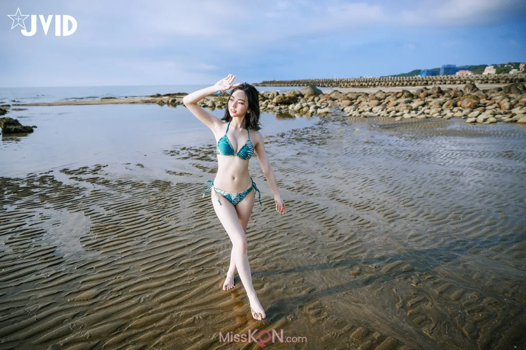 [JVID] 啾啾: 超熱情火辣的比基尼登場 (66 photos )