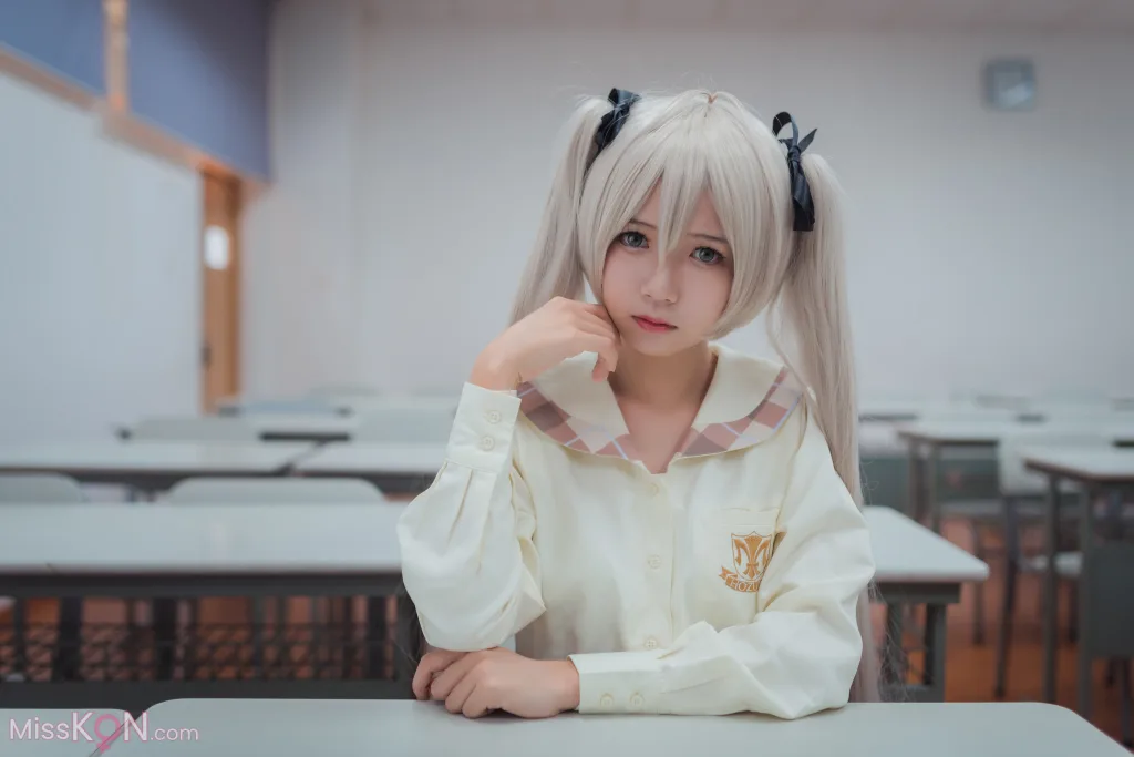 Coser@白金Saki: 五更琉璃-旗袍 (14 photos)