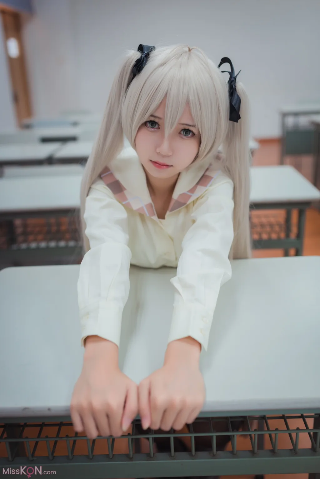 Coser@白金Saki: 五更琉璃-旗袍 (14 photos)