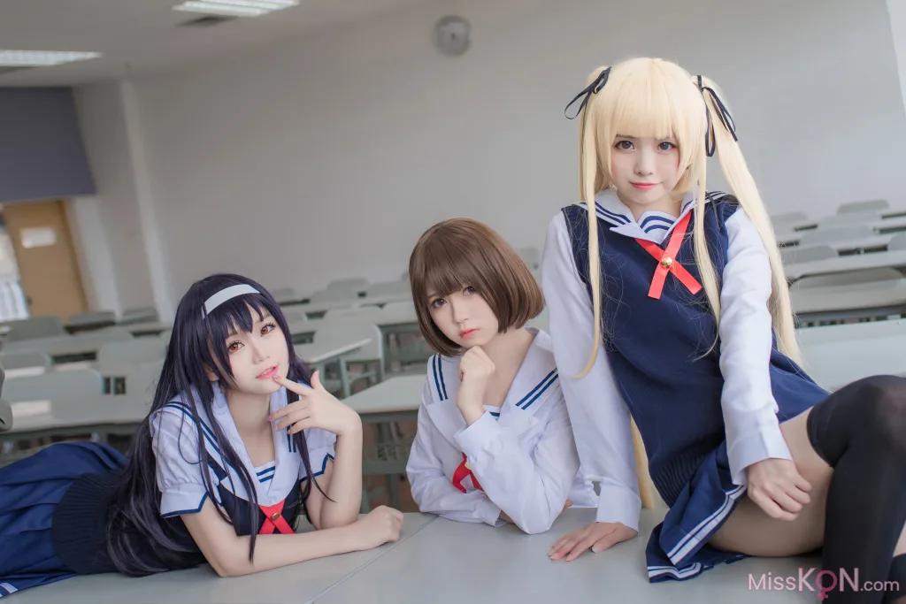 Coser@白金Saki: 三个女仆 (29 photos)