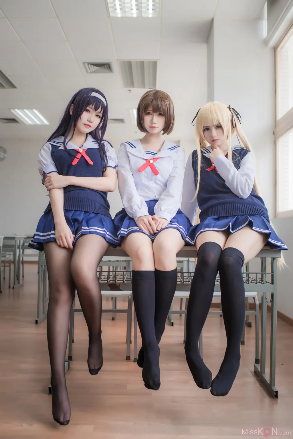 Coser@白金Saki: 三个女仆 (29 photos)