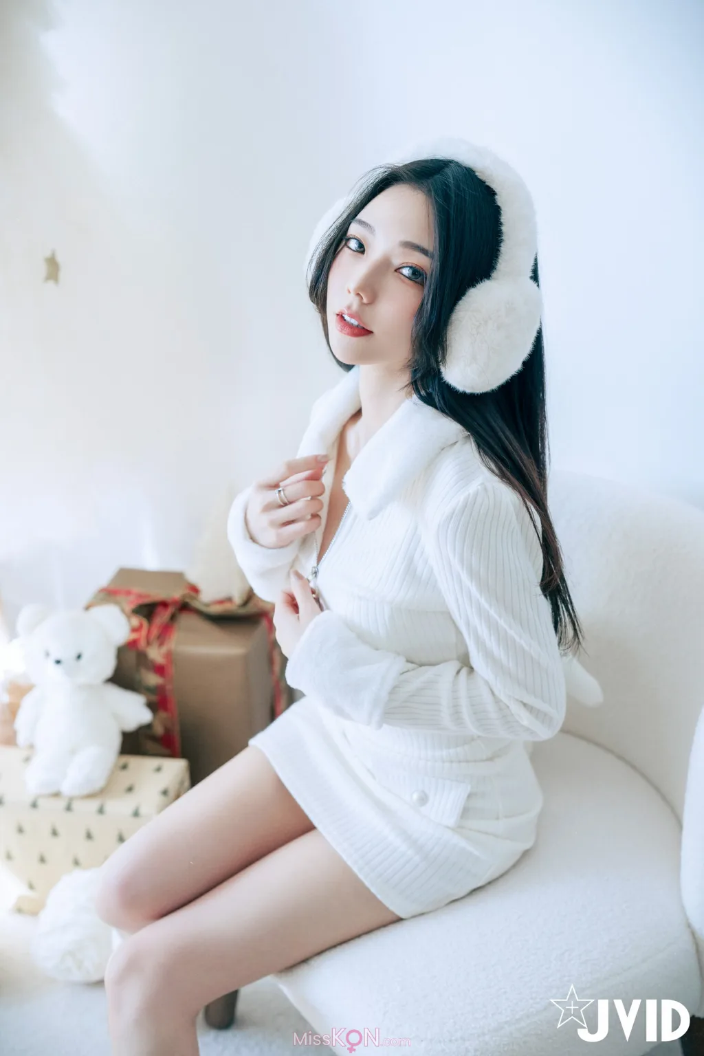 [JVID] 啾啾: 純白性感小公主啾啾降臨 (194 photos )