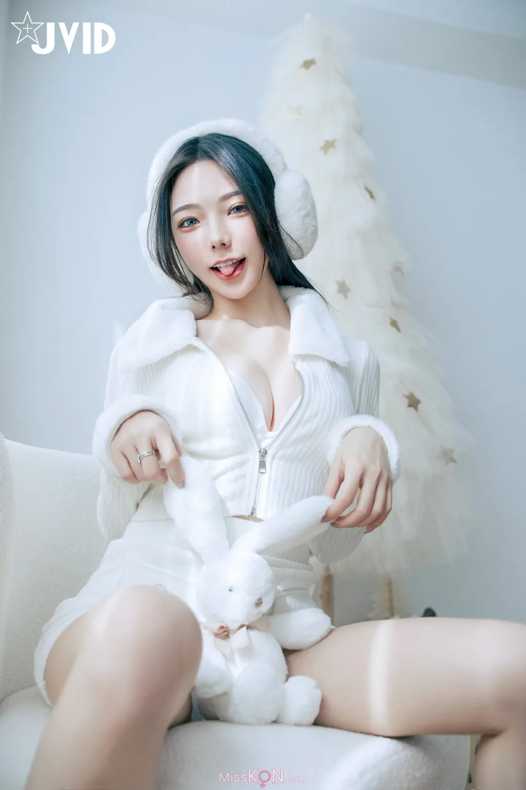 [JVID] 啾啾: 純白性感小公主啾啾降臨 (194 photos )