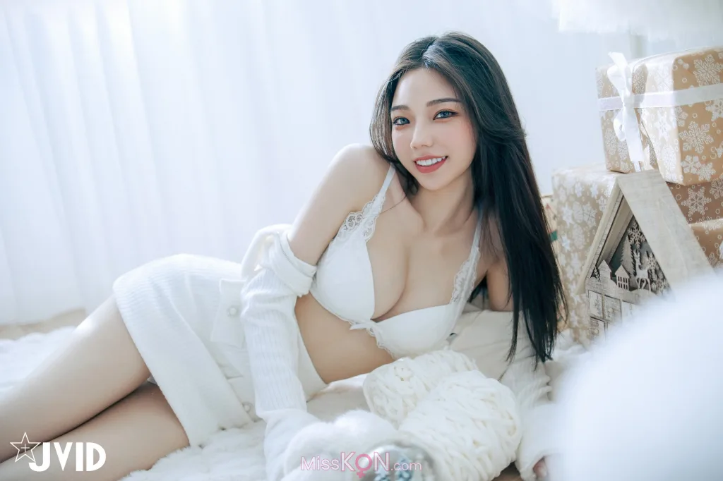[JVID] 啾啾: 純白性感小公主啾啾降臨 (194 photos )