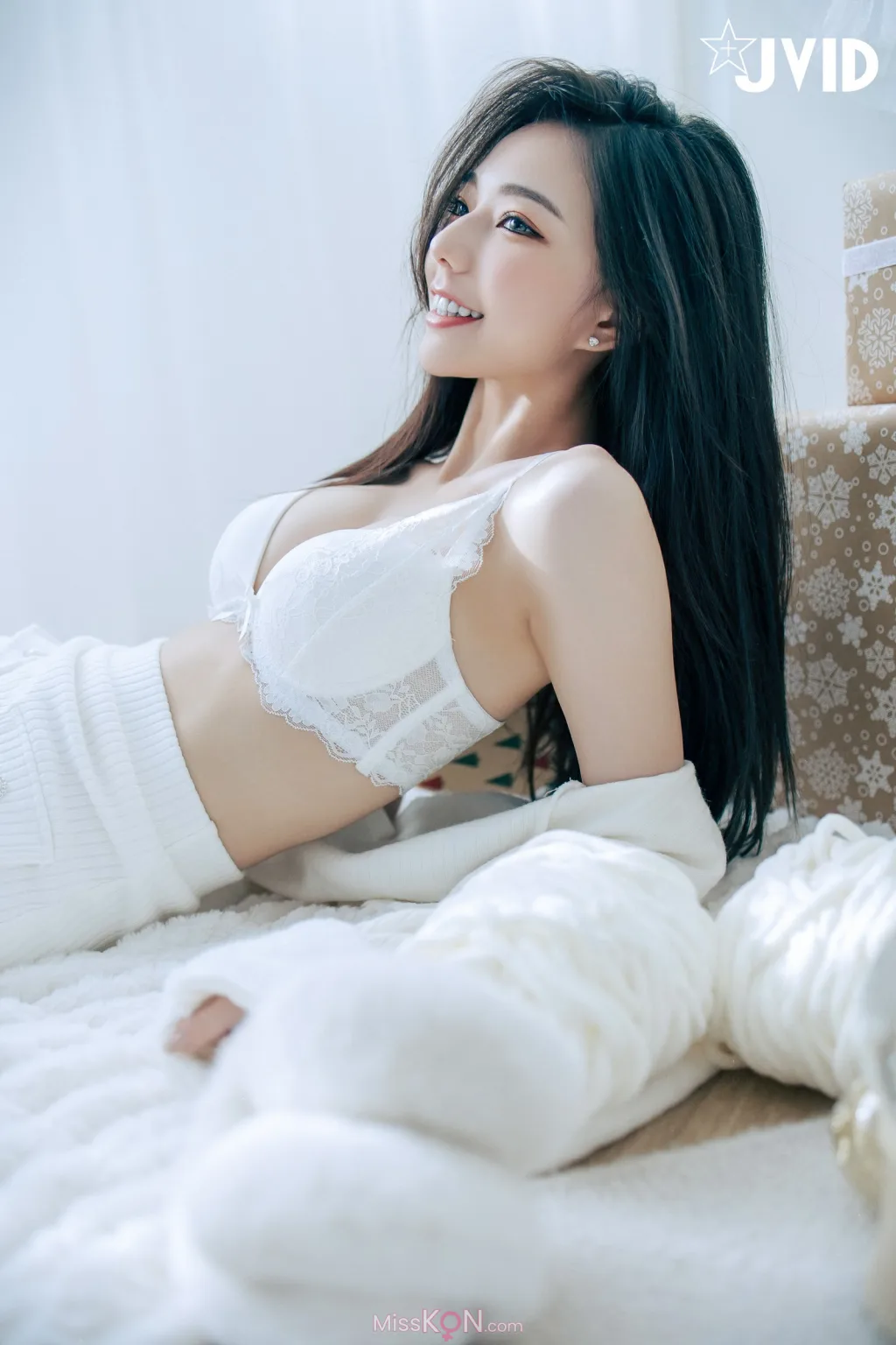 [JVID] 啾啾: 純白性感小公主啾啾降臨 (194 photos )