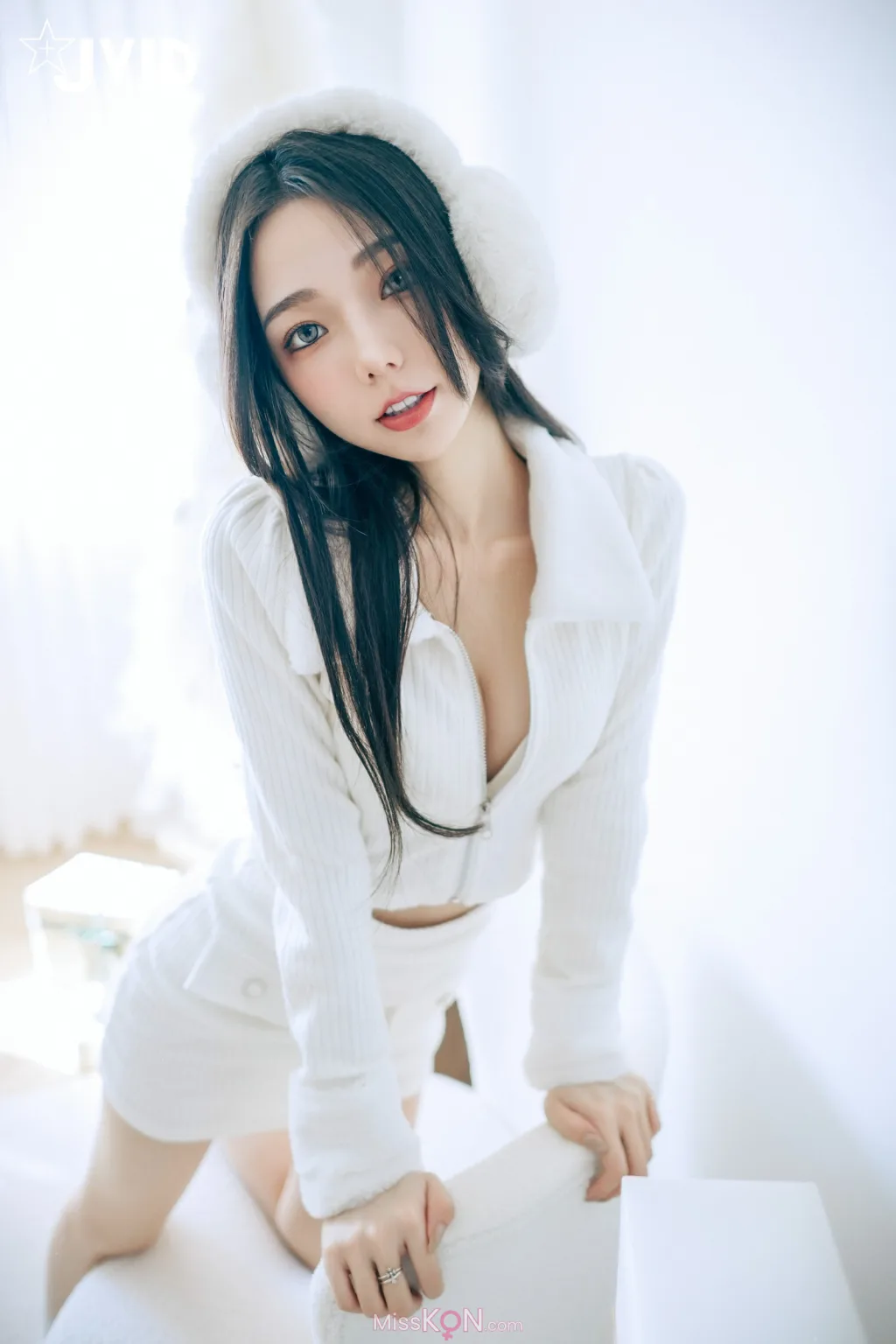 [JVID] 啾啾: 純白性感小公主啾啾降臨 (194 photos )