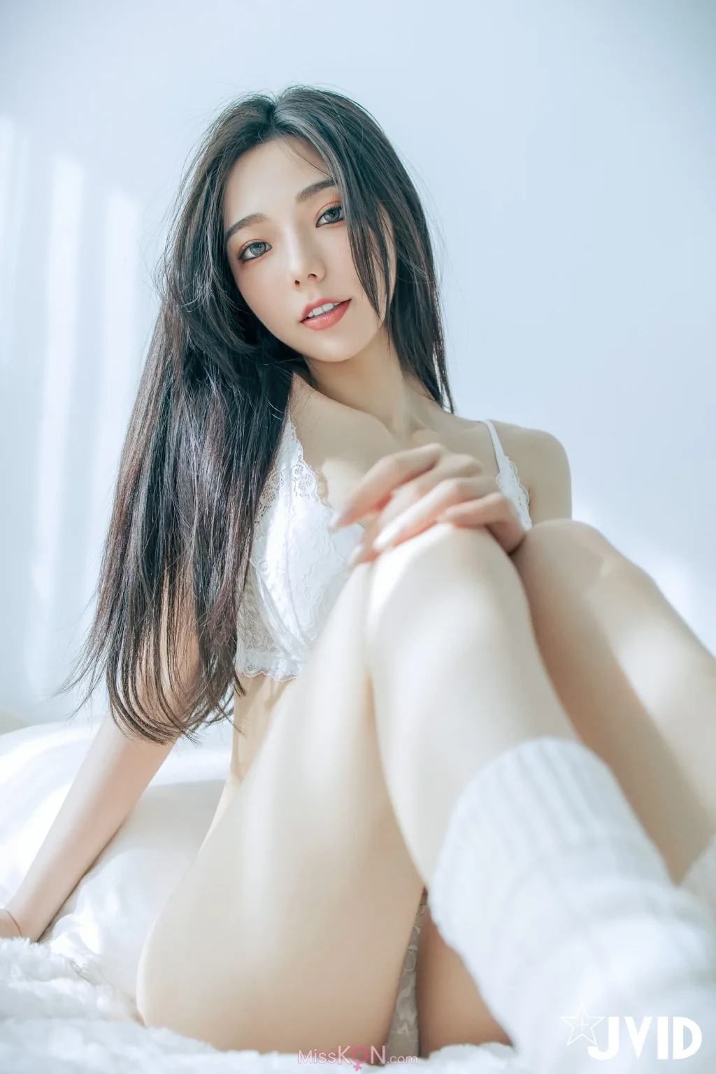 [JVID] 啾啾: 純白性感小公主啾啾降臨 (194 photos )