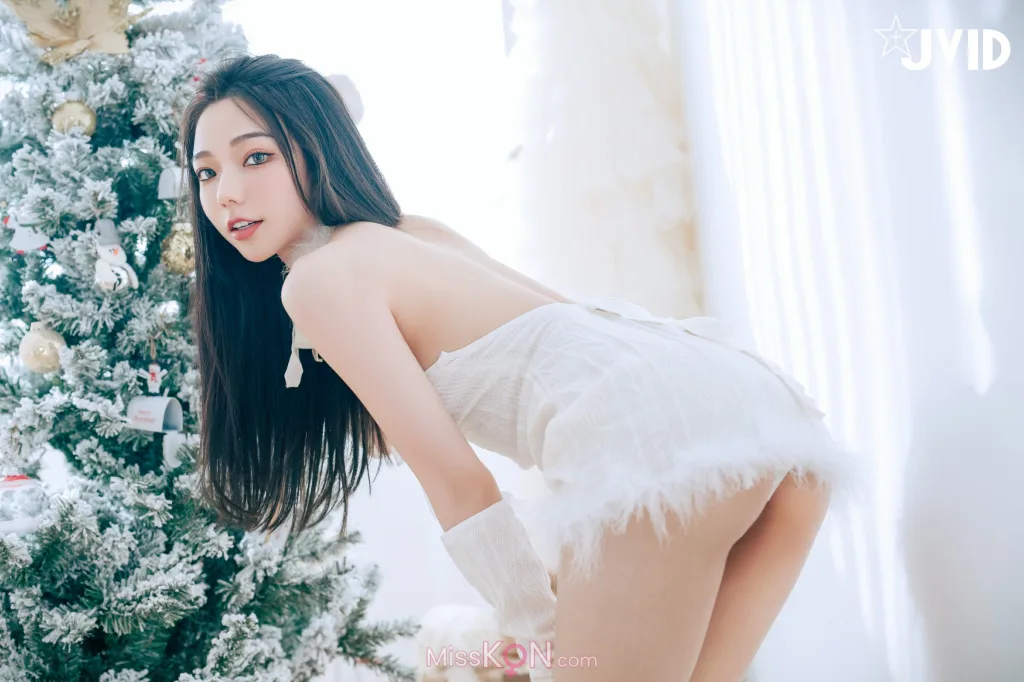 [JVID] 啾啾: 純白性感小公主啾啾降臨 (194 photos )