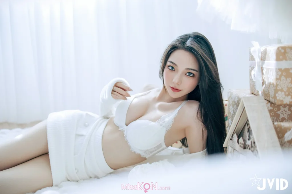 [JVID] 啾啾: 純白性感小公主啾啾降臨 (194 photos )
