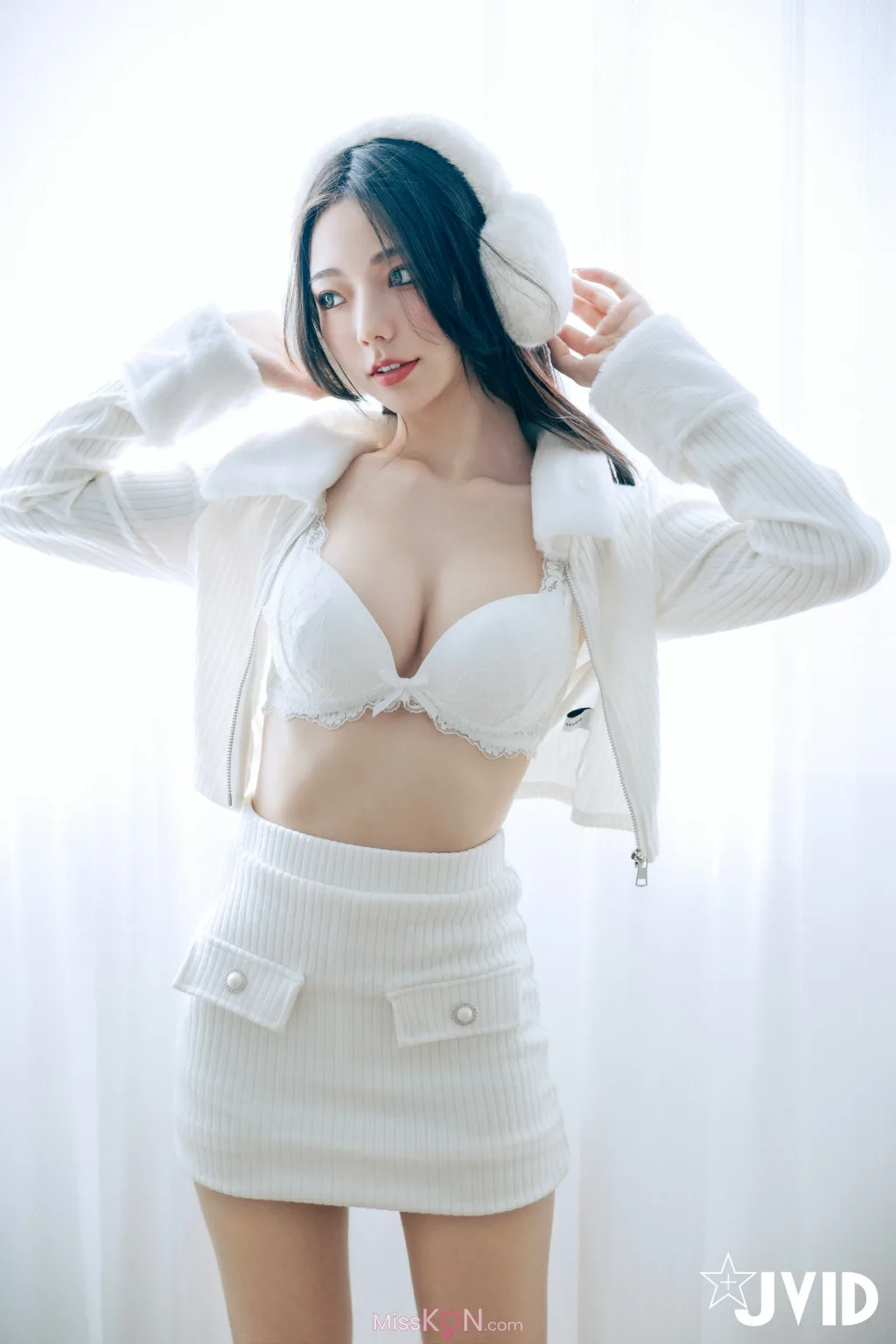 [JVID] 啾啾: 純白性感小公主啾啾降臨 (194 photos )
