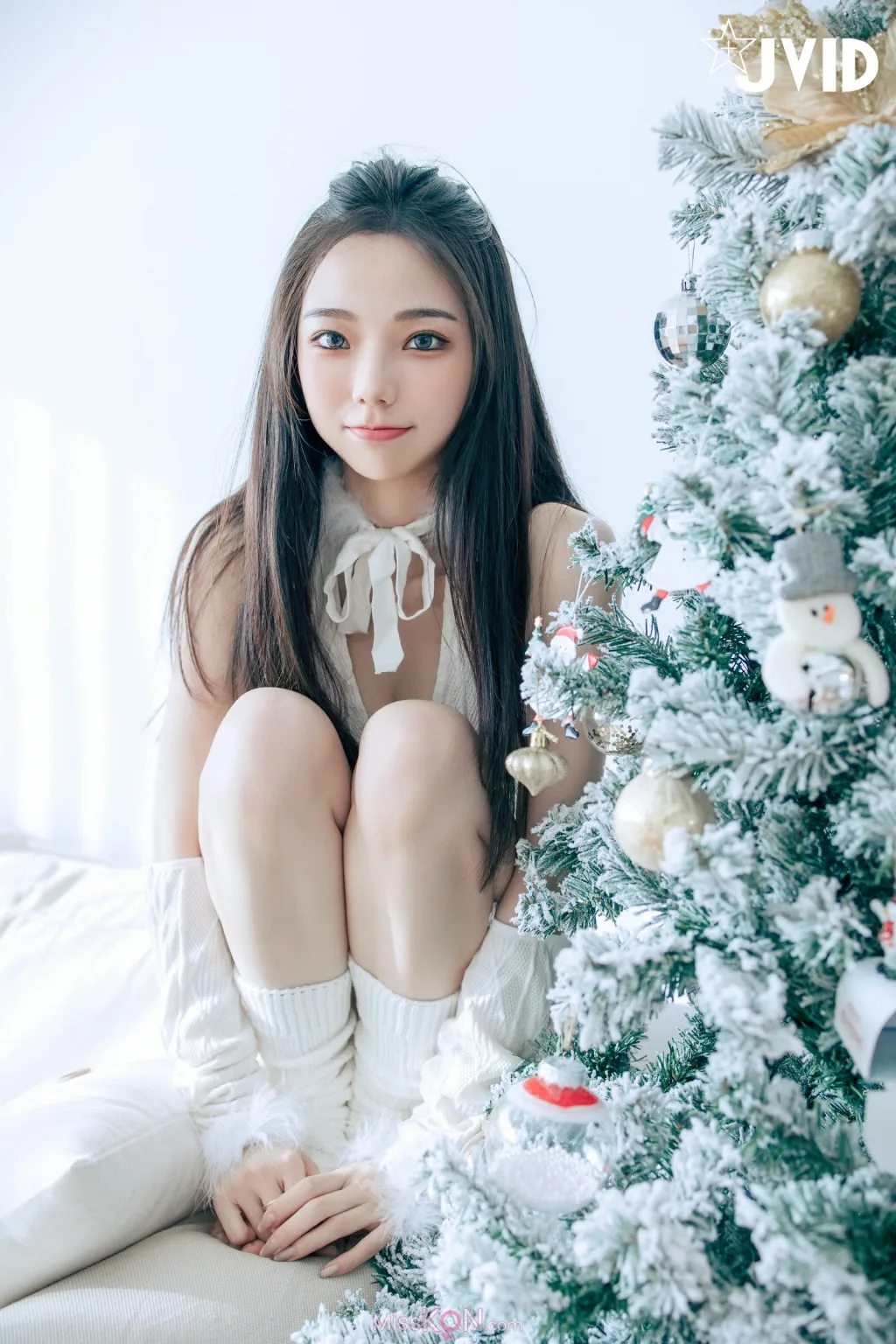 [JVID] 啾啾: 純白性感小公主啾啾降臨 (194 photos )