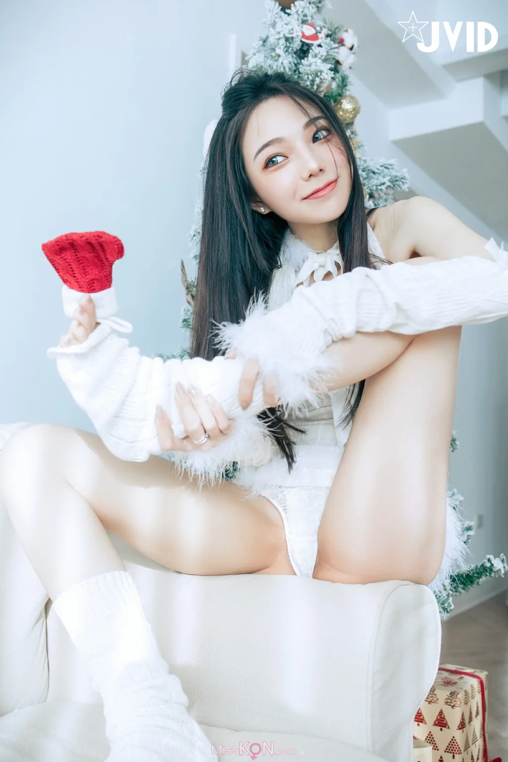 [JVID] 啾啾: 純白性感小公主啾啾降臨 (194 photos )
