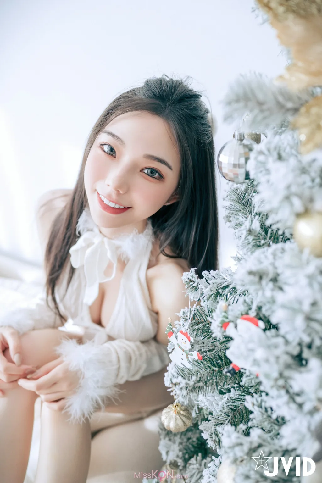 [JVID] 啾啾: 純白性感小公主啾啾降臨 (194 photos )