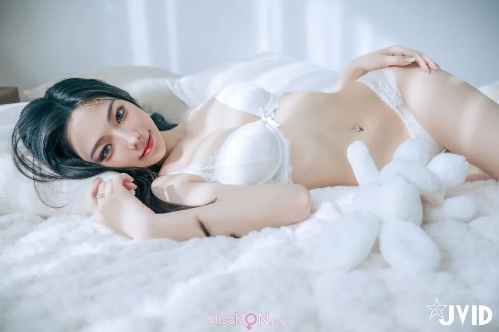 [JVID] 啾啾: 純白性感小公主啾啾降臨 (194 photos )