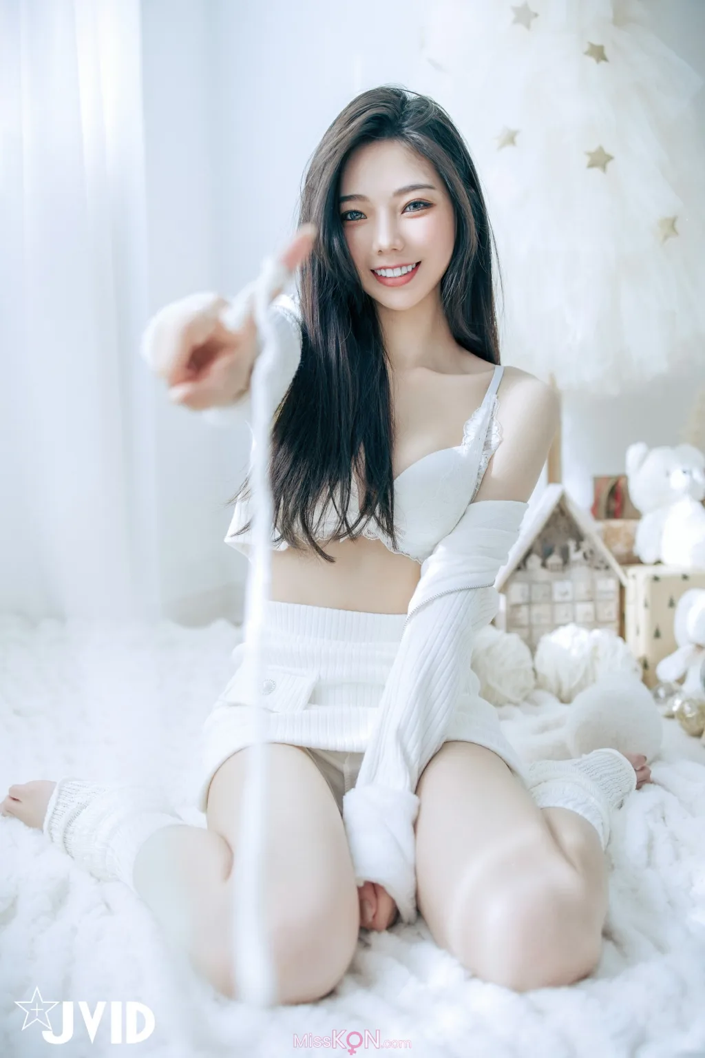 [JVID] 啾啾: 純白性感小公主啾啾降臨 (194 photos )