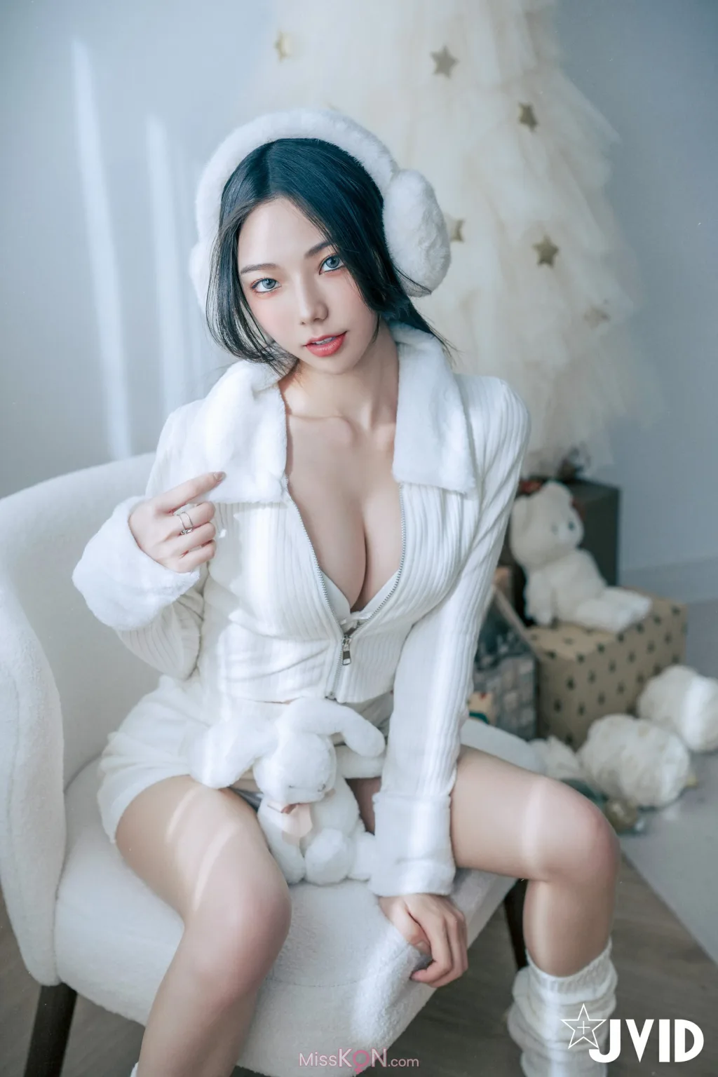 [JVID] 啾啾: 純白性感小公主啾啾降臨 (194 photos )