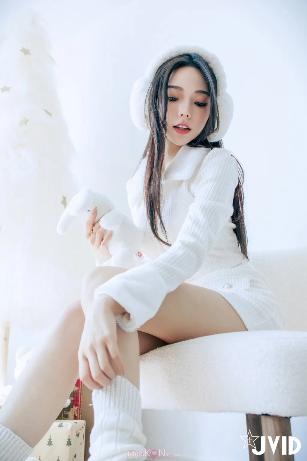 [JVID] 啾啾: 純白性感小公主啾啾降臨 (194 photos )