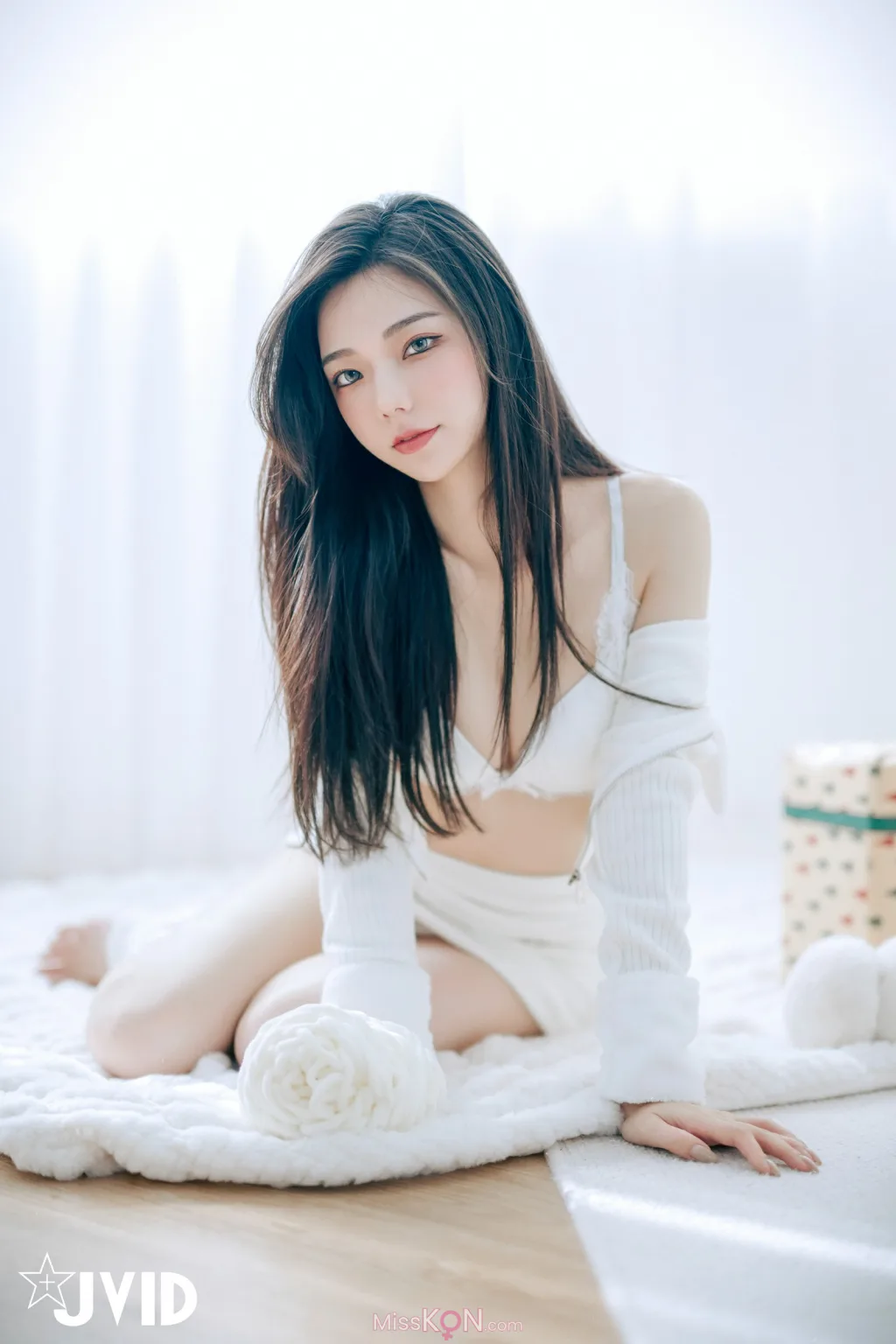 [JVID] 啾啾: 純白性感小公主啾啾降臨 (194 photos )