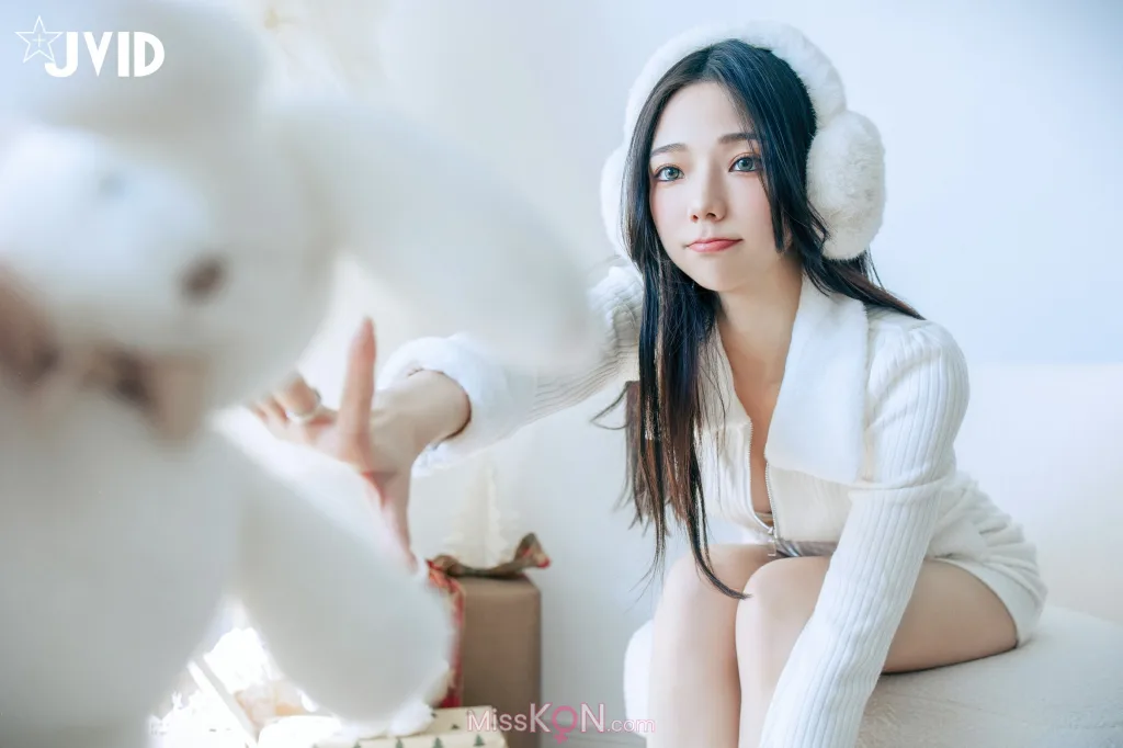 [JVID] 啾啾: 純白性感小公主啾啾降臨 (194 photos )