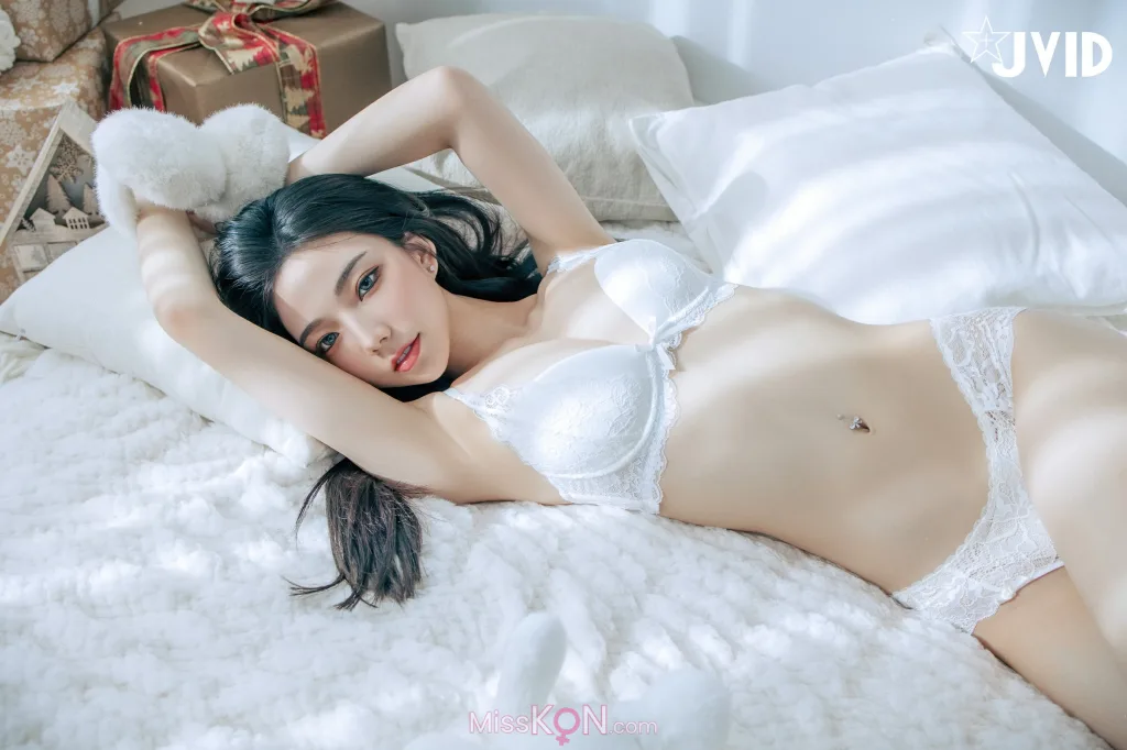 [JVID] 啾啾: 純白性感小公主啾啾降臨 (194 photos )