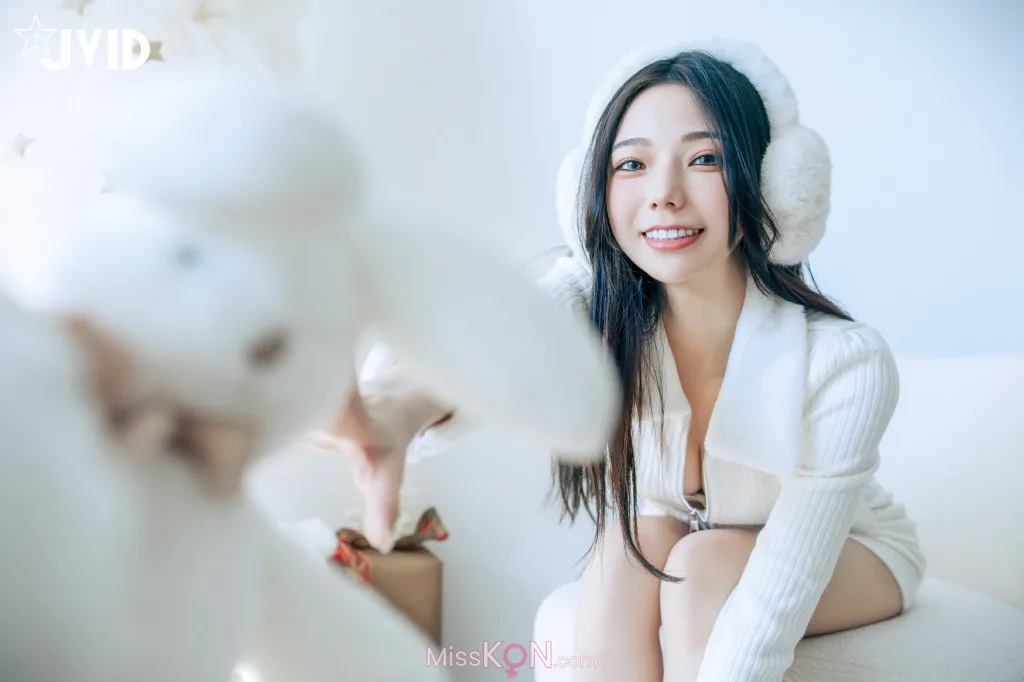 [JVID] 啾啾: 純白性感小公主啾啾降臨 (194 photos )