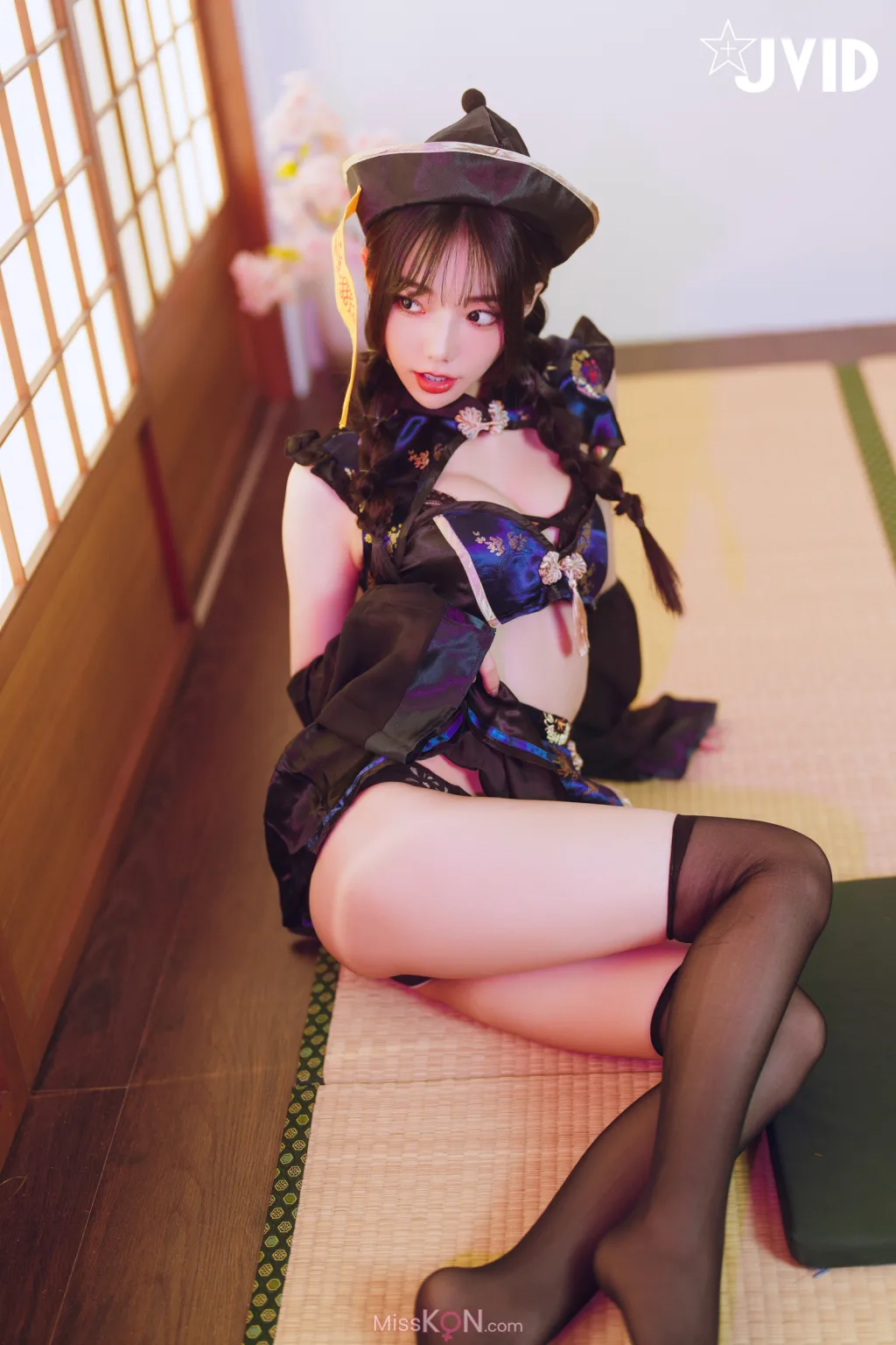 [JVID] 啾啾: ゾンビ殭屍版女友注射愛の能量變成人類!!! (178 photos)