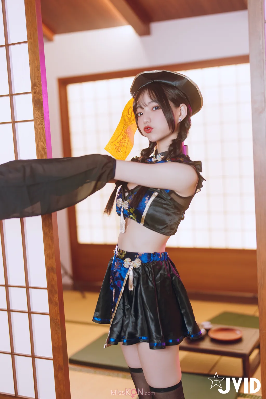 [JVID] 啾啾: ゾンビ殭屍版女友注射愛の能量變成人類!!! (178 photos)