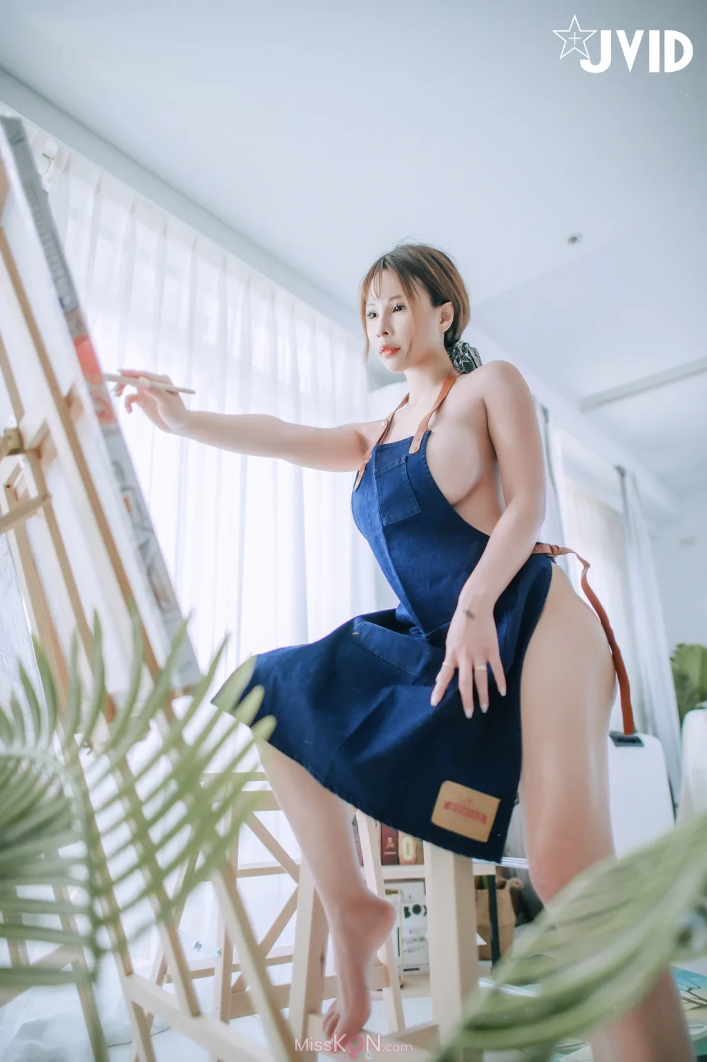 [JVID] 艾妃: 一手無法掌握「I級核彈」艾妃’ 禽色繪師の巨汝誘惑 (148 photos )