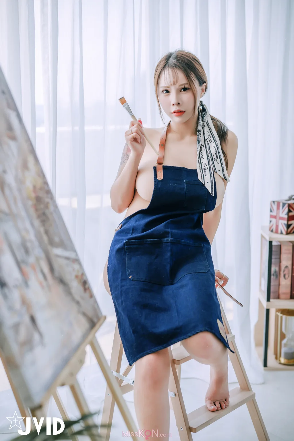 [JVID] 艾妃: 一手無法掌握「I級核彈」艾妃’ 禽色繪師の巨汝誘惑 (148 photos )