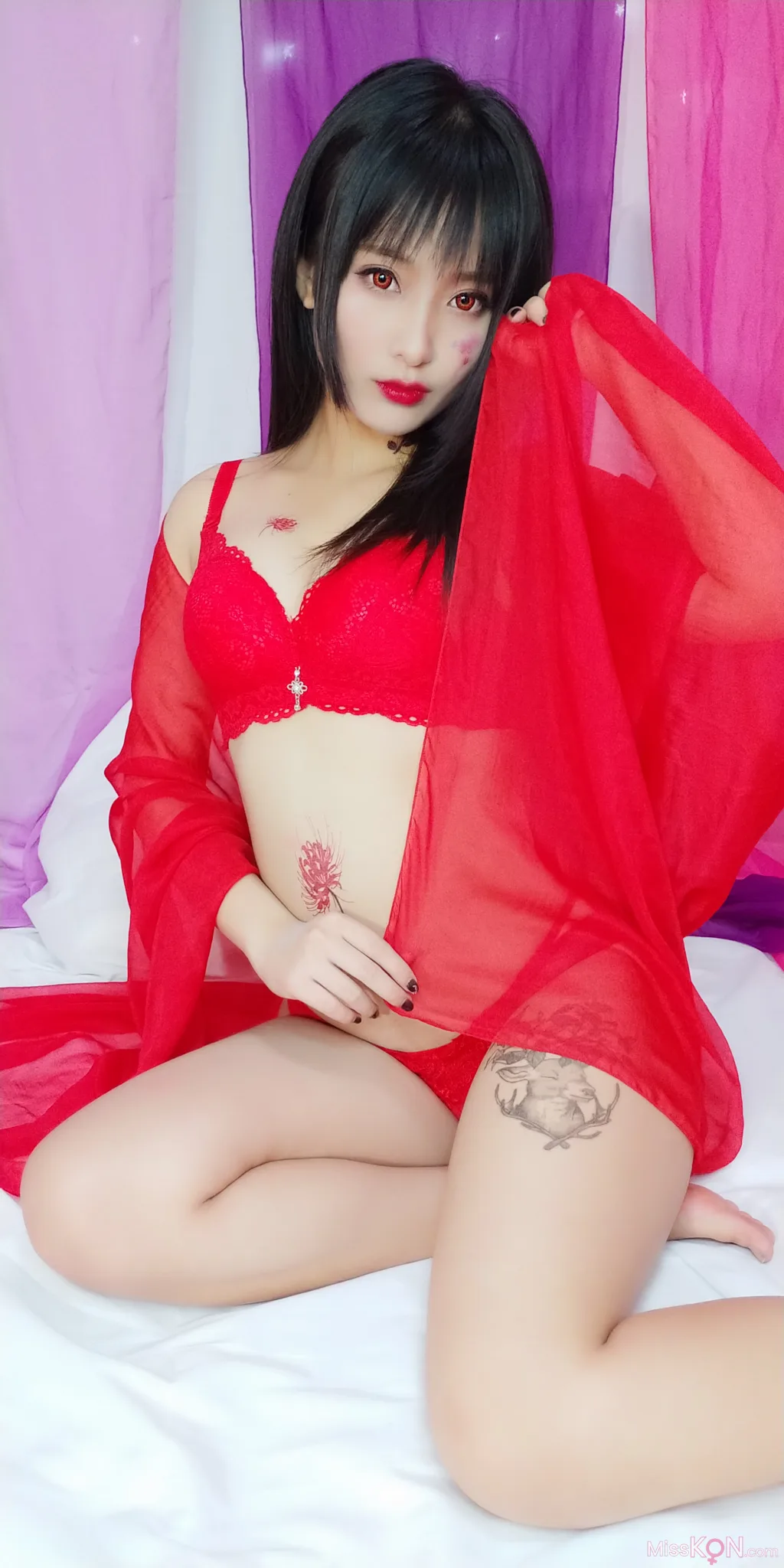 Coser@洛璃LoLiSAMA: 红女妖 (93 photos )