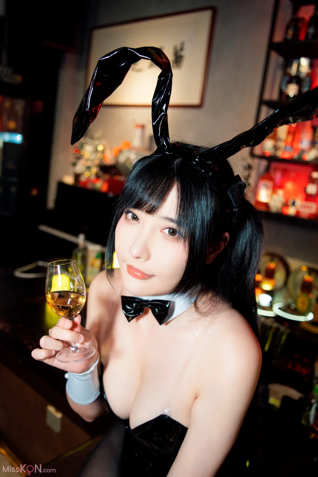 Coser@糖果果Candy: 黑胶兔兔2 (159 photos)
