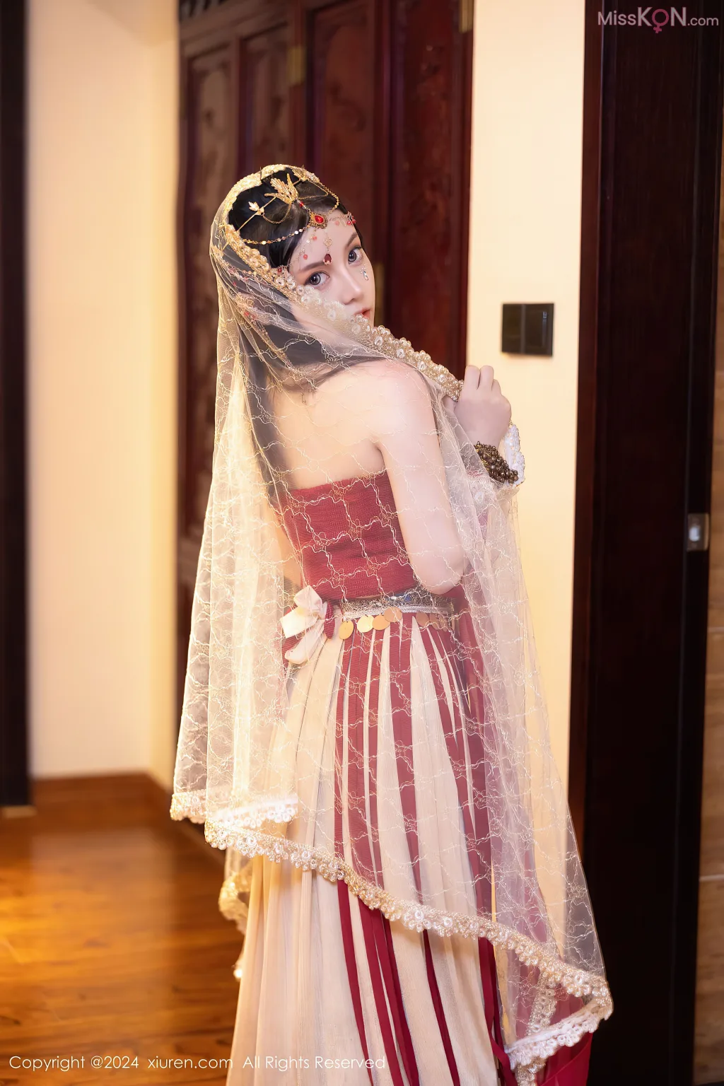 XIUREN No.8346 – 8355 (799 photos)