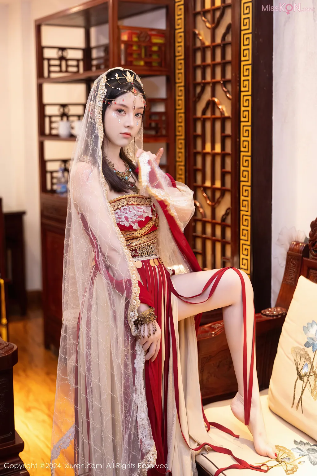 XIUREN No.8346 – 8355 (799 photos)