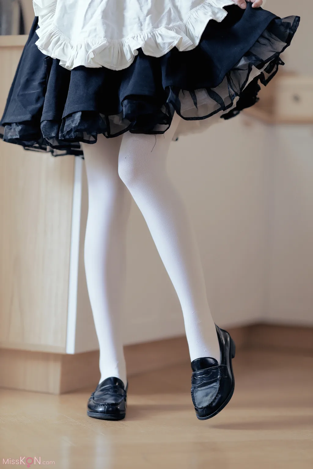 Coser@洛桑w伊梓: 女仆日记 (28 photos)