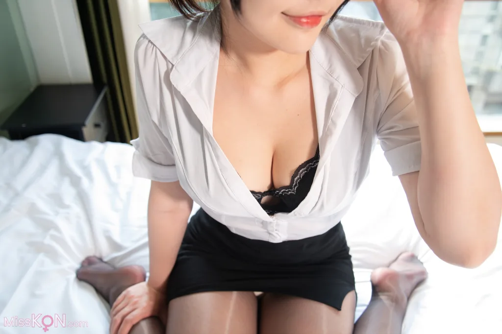 Coser@糖果果Candy: 室内OL (102 photos)