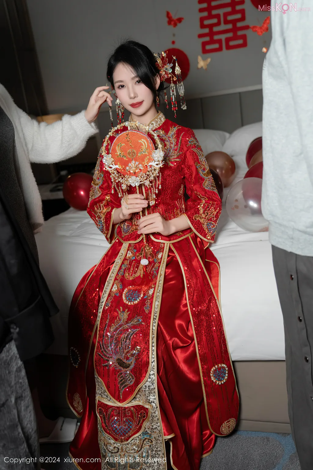 XIUREN No.8376 – 8385 (830 photos)