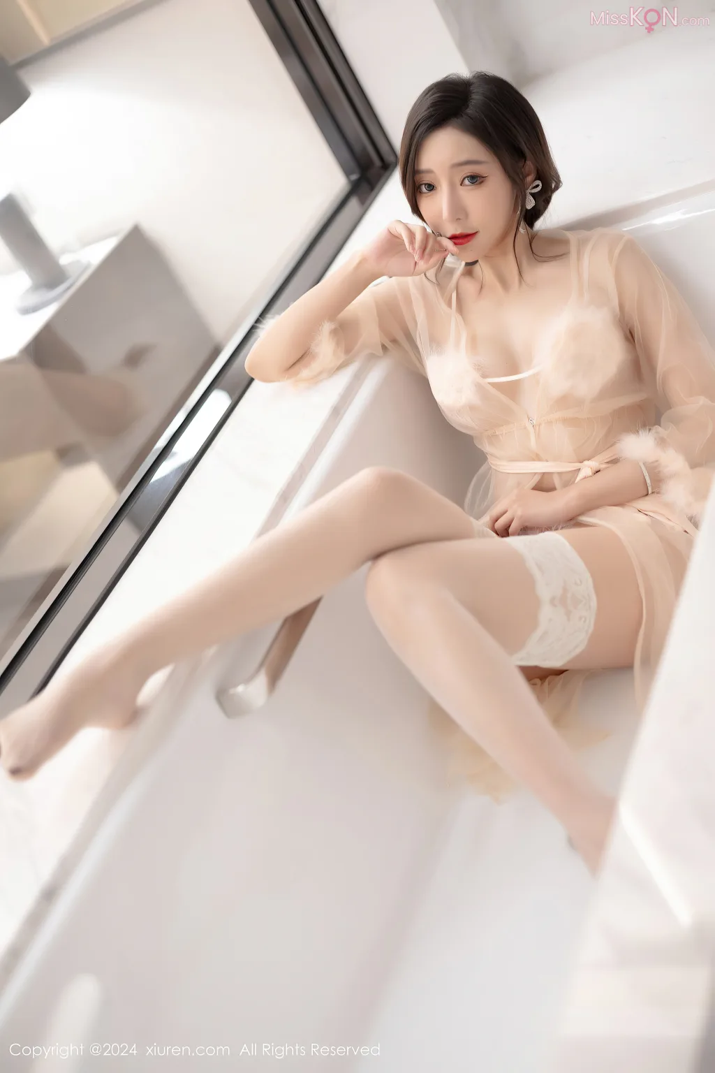 XIUREN No.8376 – 8385 (830 photos)