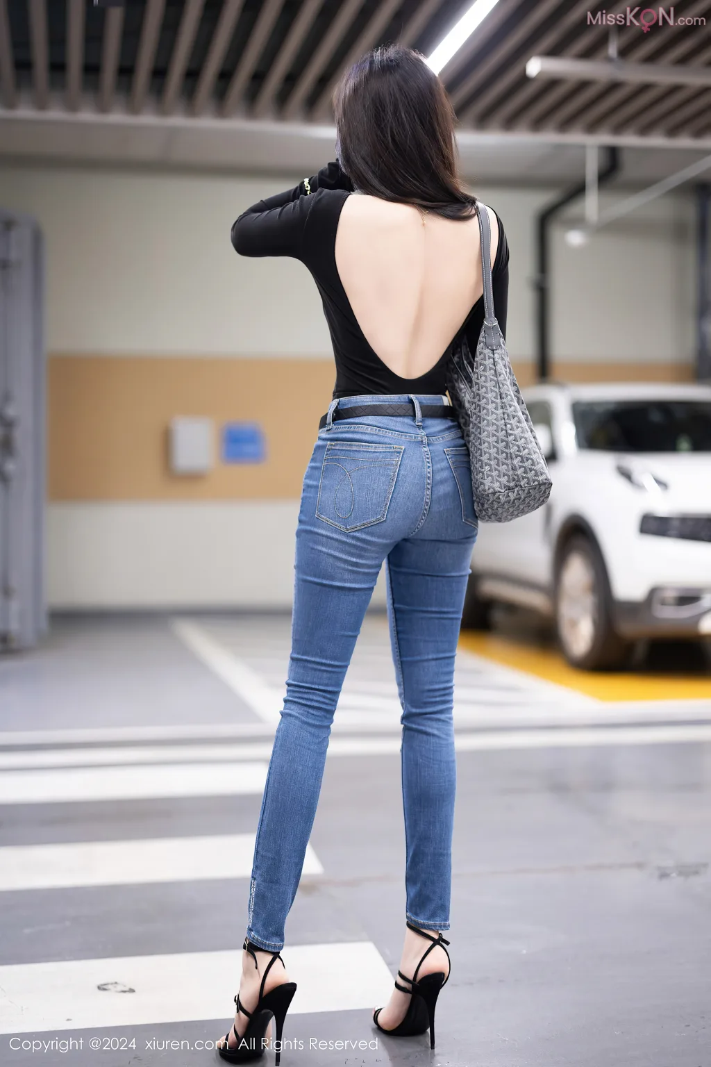 XIUREN No.8376 – 8385 (830 photos)