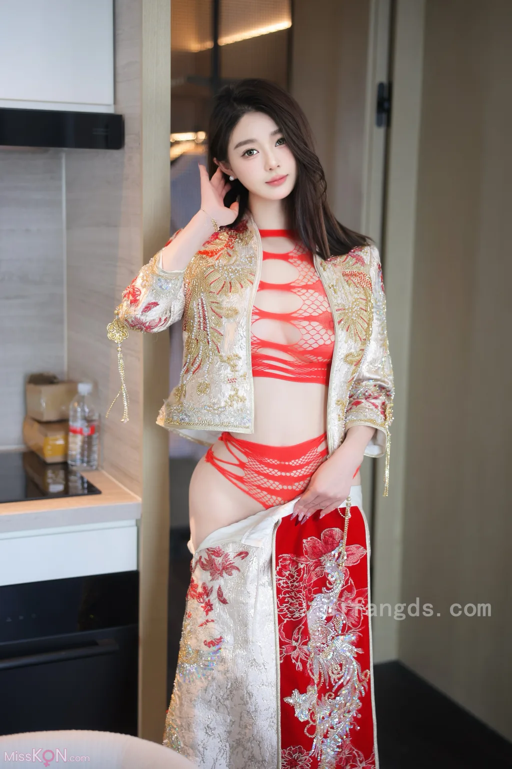 [XR Uncensored] Candy糖糖: R18 秀人网模特 新年礼服 (111 photos )